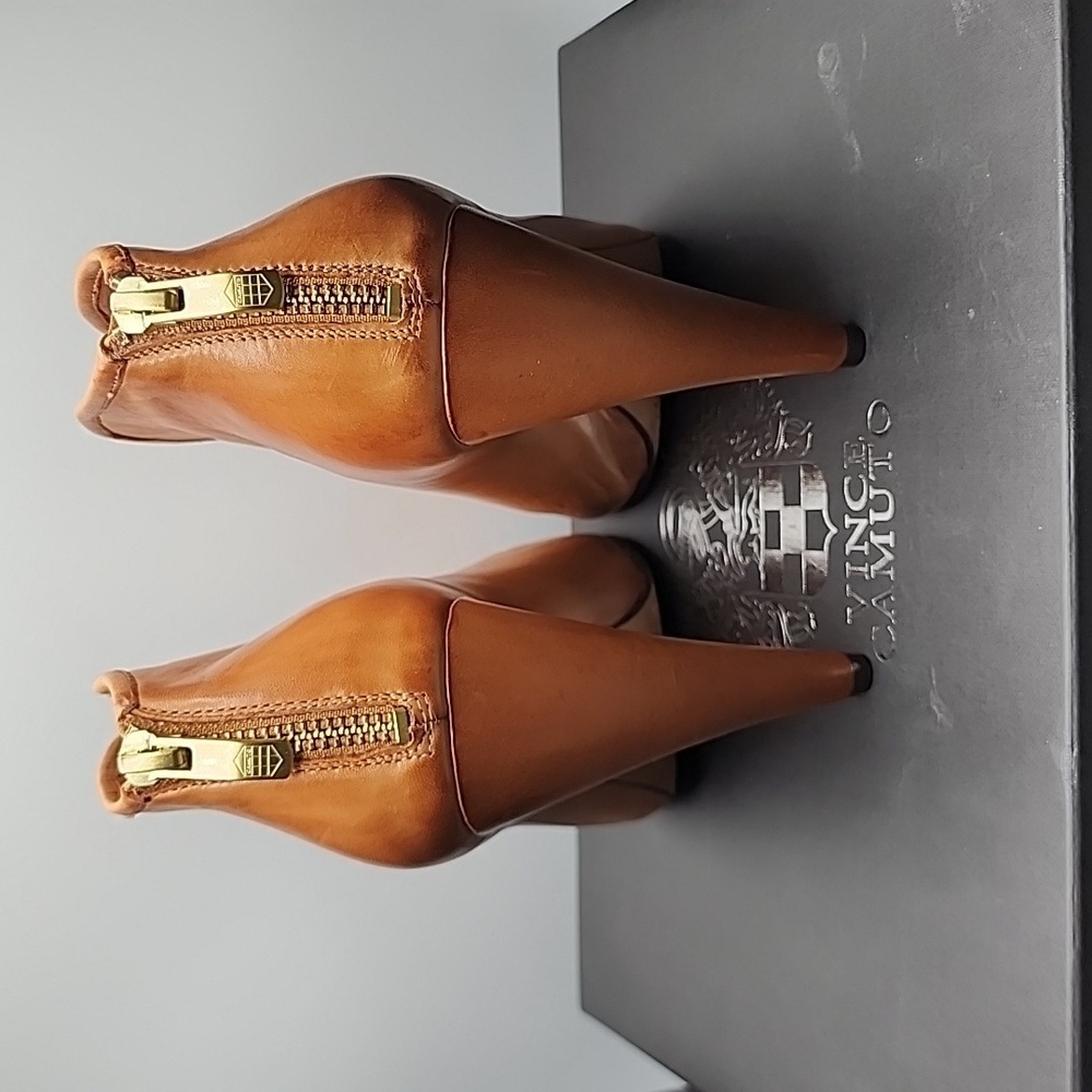 Vince Camuto Soft Leather Bootie with Back Zip Caramel Size 7M - Picture 3 of 11